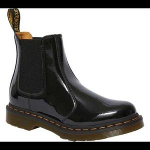 Dr. Martens 2976 Chelsea Boot